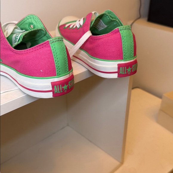 CONVERSE NEW LOW SNEAKERS IN PRETTY GREEN AND PINK. Women’s size 8 - Picture 16 of 16